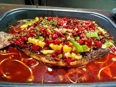 萬(wàn)州烤魚(yú)技術(shù)培訓(xùn)怎樣可以學(xué)好？培訓(xùn)期間包食宿